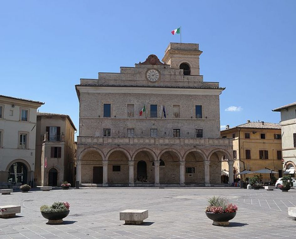 Montefalco_-_Palazzo_Comunale